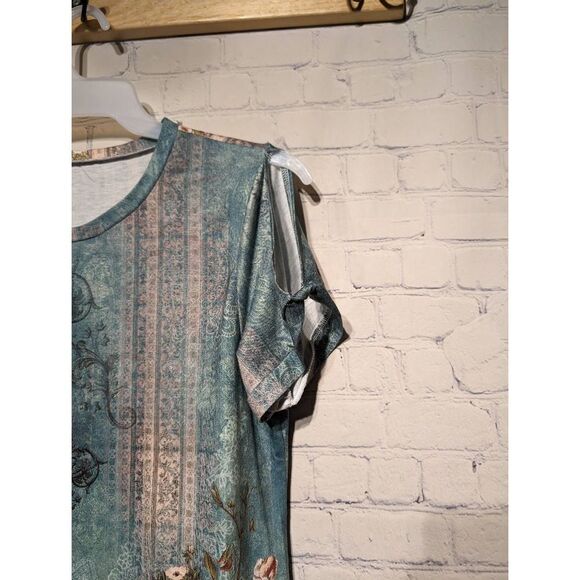 😊 Cold shoulder soft Tshirt size large - Picture 3 of 3